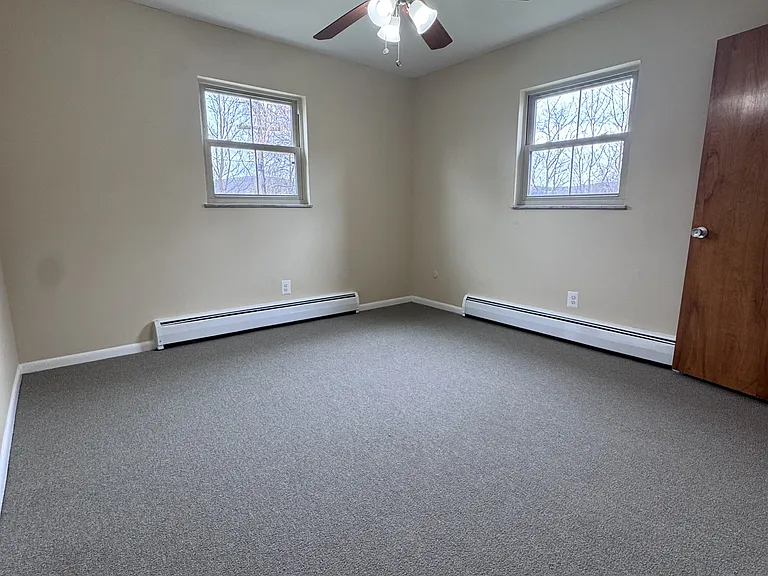 400 Riverside Dr #OVERLOOKBSMT2 — Photo 9