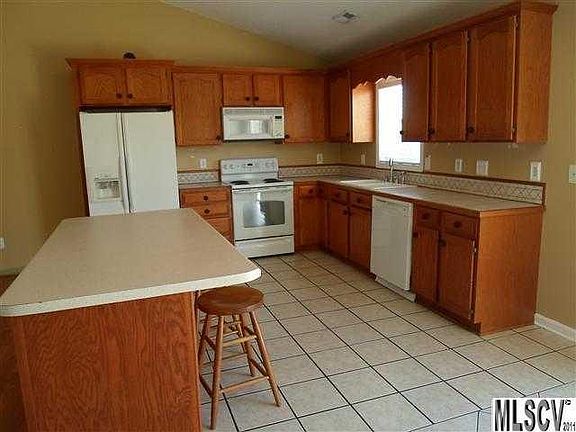 3rd image of 101 Jordan Ln