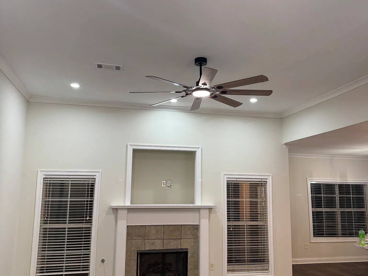 4 bed, 2000 sqft, $2,600 — Photo 2