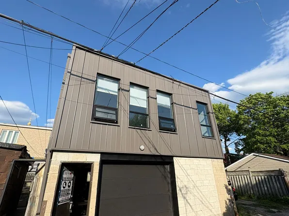 822 Ossington Ave, Toronto, ON M6G 3V1