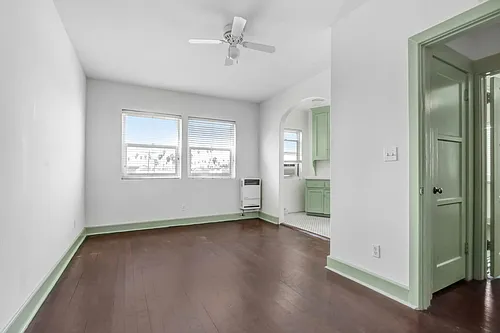 2524 James M Wood Blvd #302 Photo 1