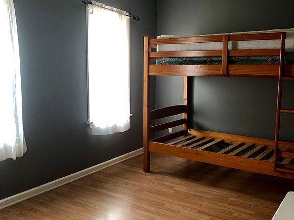 5th image of 469 Broadway Ave #2