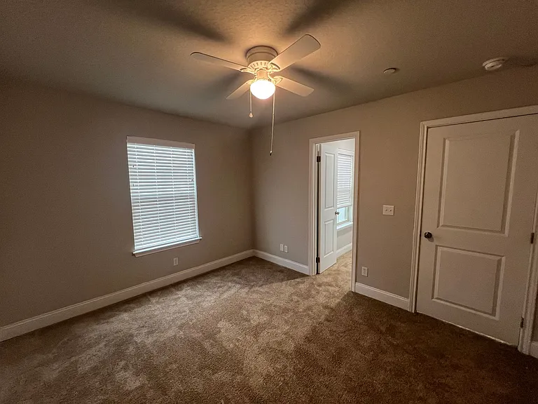 7417 Savannah Brks — Photo 31