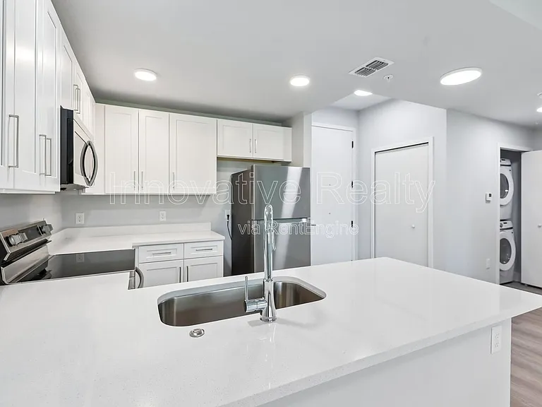 Las Palmas Apartments — Photo 44