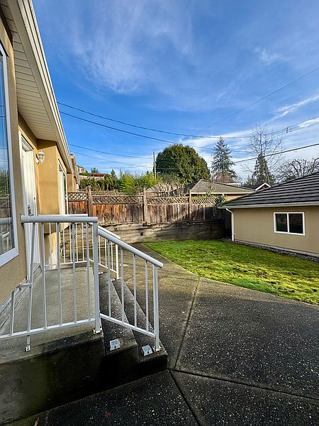 North Vancouver House for rent - 4 Bedrooms — photo 15