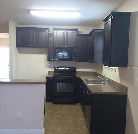 2nd image of 10007 Lenox St
