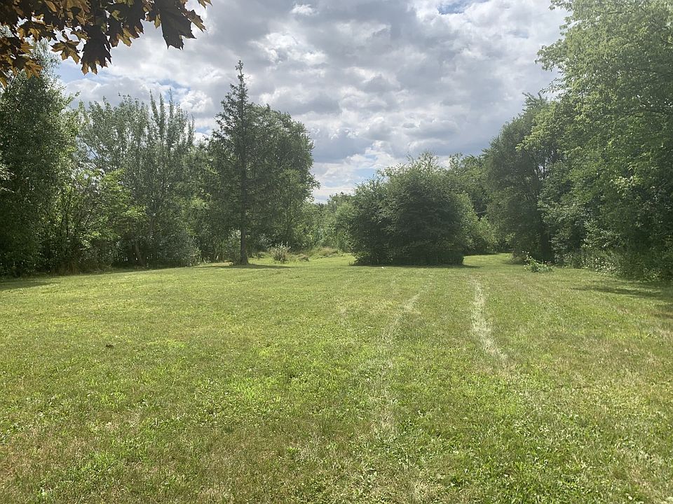 2nd image of 8631 Elm Dr