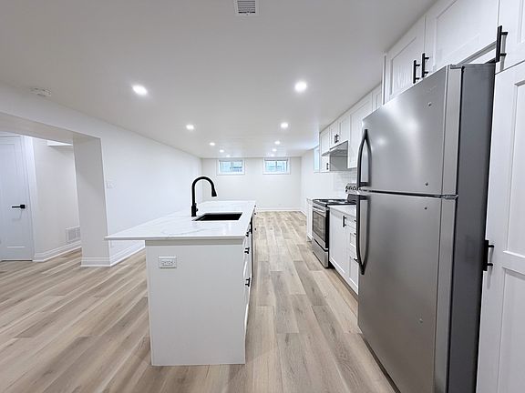 3rd image of 290 Upper Paradise Rd #2