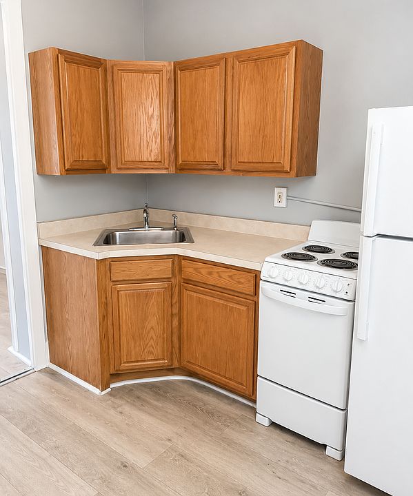 1st image of 127 Dove St APT 2