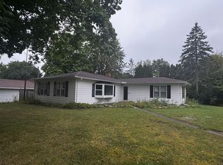 703 Crescent Dr, Mount Pleasant, MI 48858