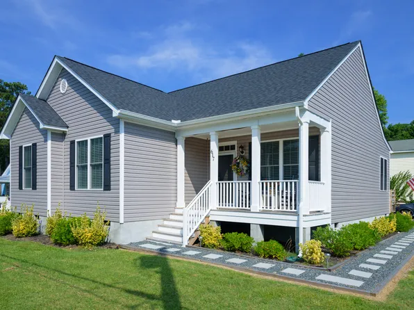 617 Sir Walter Raleigh St, Manteo, NC 27954