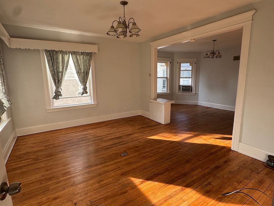1st image of 15 Scott St Floor 2