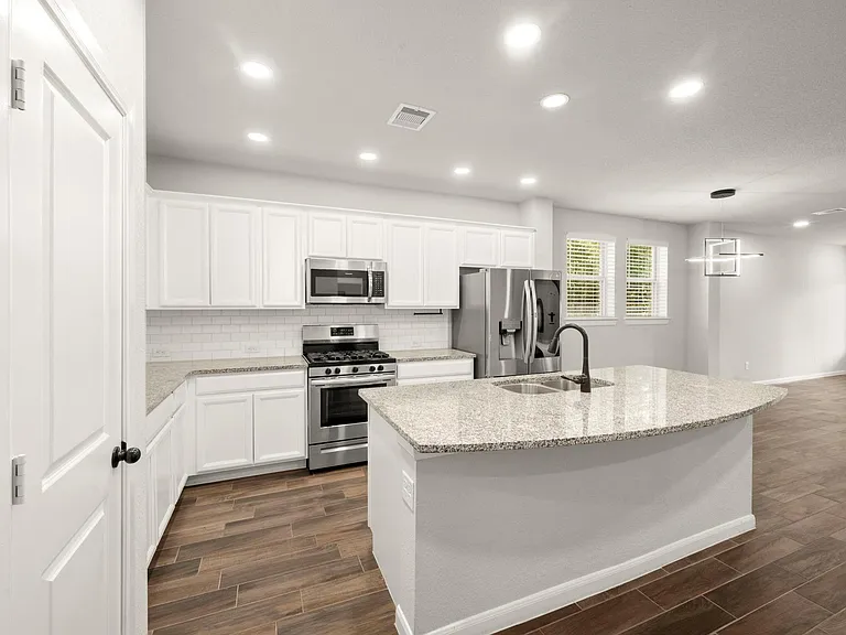 104 Winged Elm Ct — Photo 8