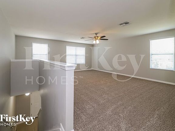 5th image of 812 Freedom Blvd