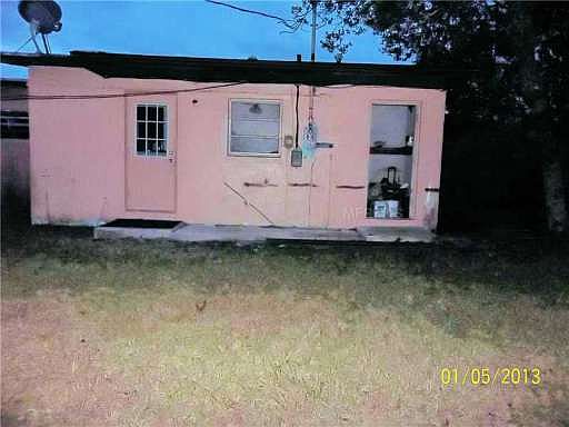 3rd image of 550 S Floyd Cir