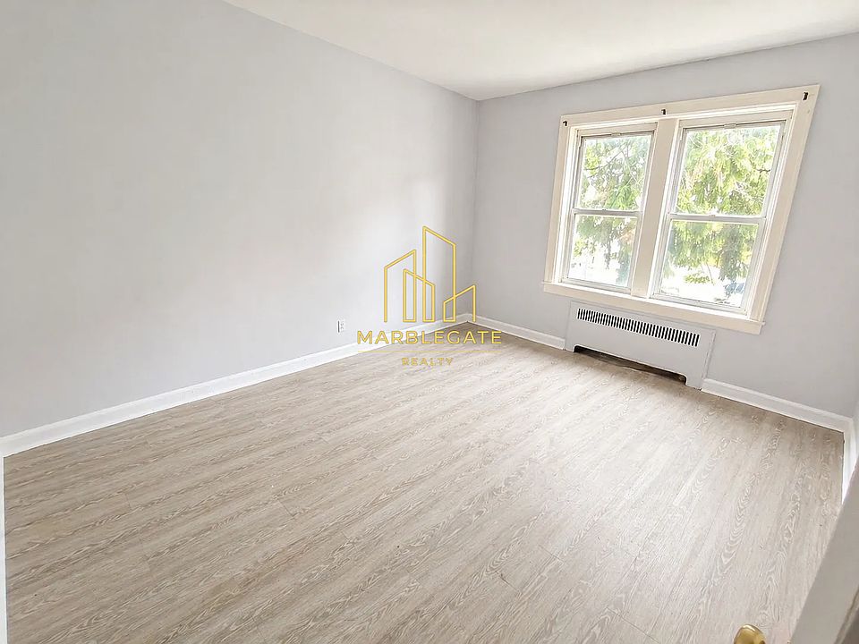 2nd image of 129 Schofield St #1E