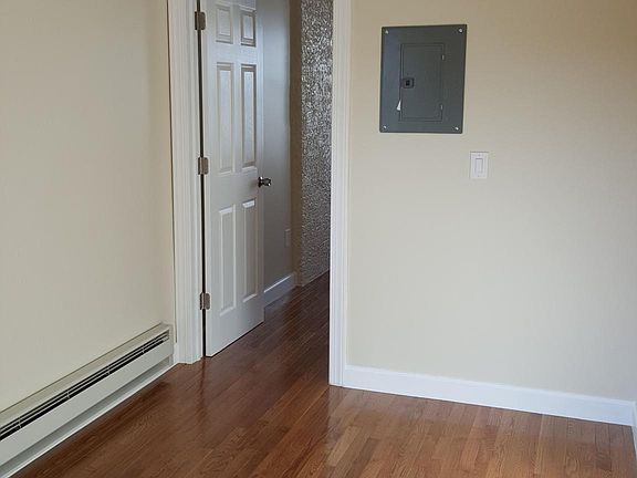 3rd image of 286 Nagle St APT 2