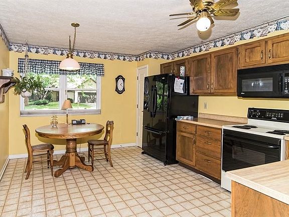 5th image of 8055 Seawood Ct