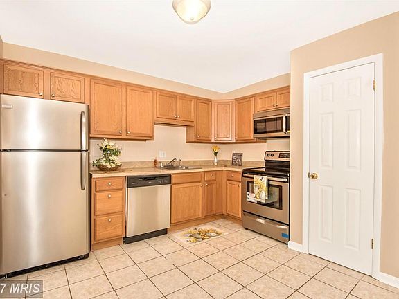 3rd image of 11389 Canary Dr