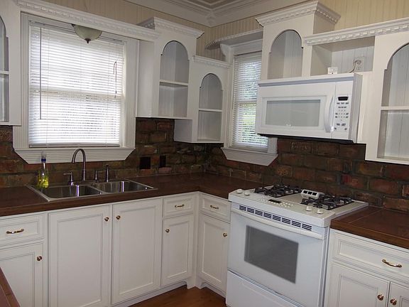4th image of 515 E Charnwood St