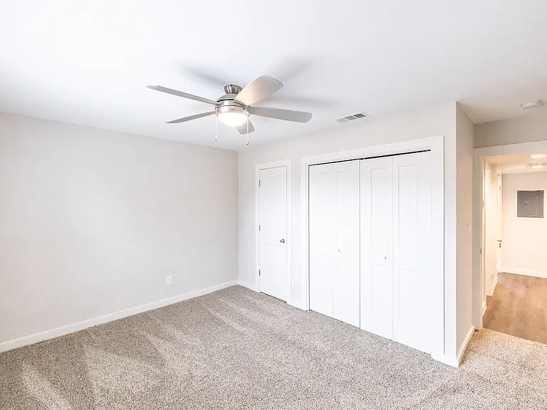 Central Park Apartments — Photo 29