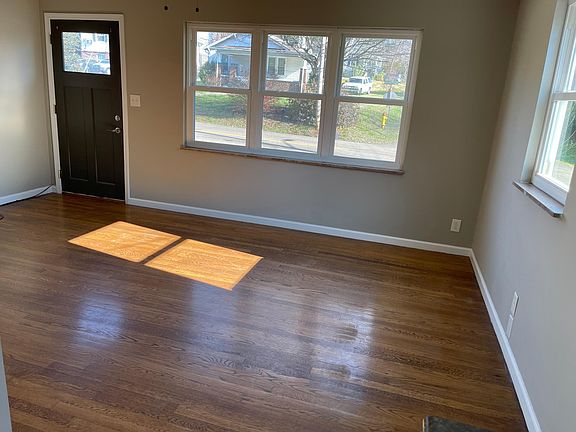 3rd image of 2727 Sevier Ave