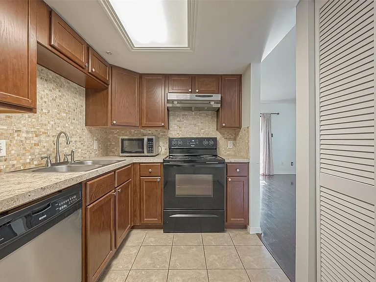 3758 Tanglewilde St #2 — Photo 14