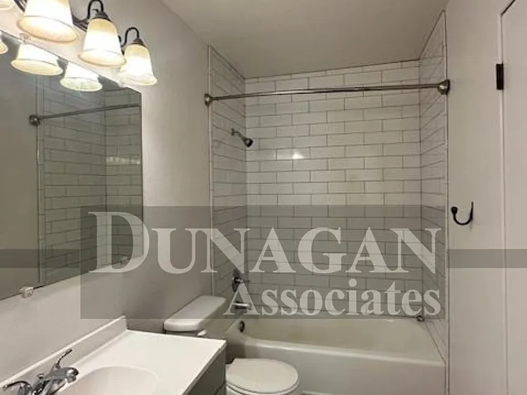 1202 W Edwards St — Photo 4