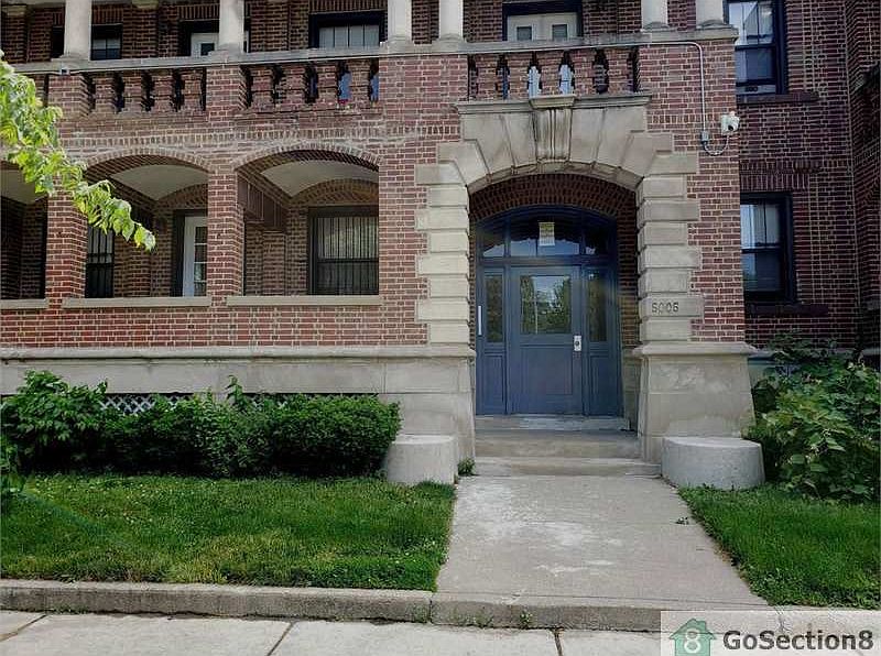 1st image of 5005 S Drexel Blvd #202