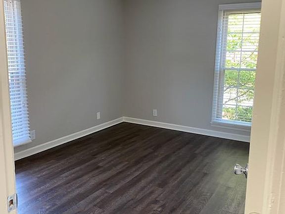 3rd image of 2002 Convent Pl APT 10