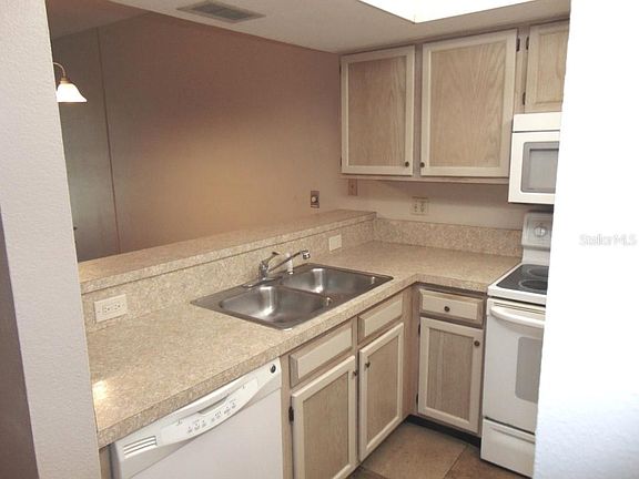 3rd image of 320 Island Way APT 606