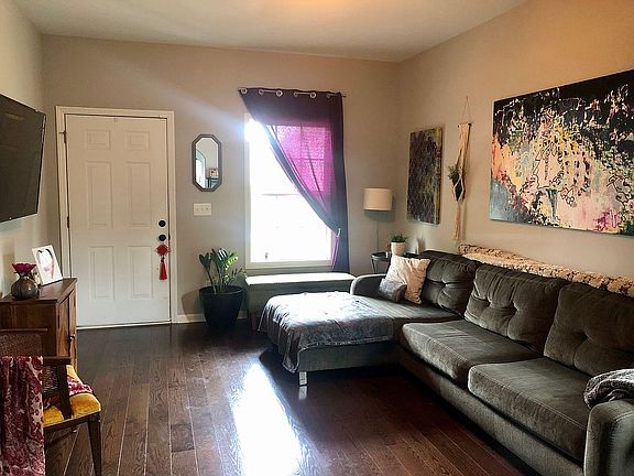 Living Room, 17'x11.5'