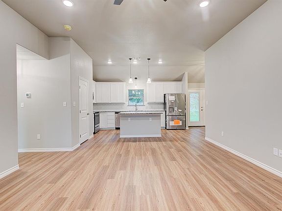 2nd image of 5518 Stonegate Cir