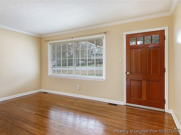 5th image of 3254 Sandhill Dr