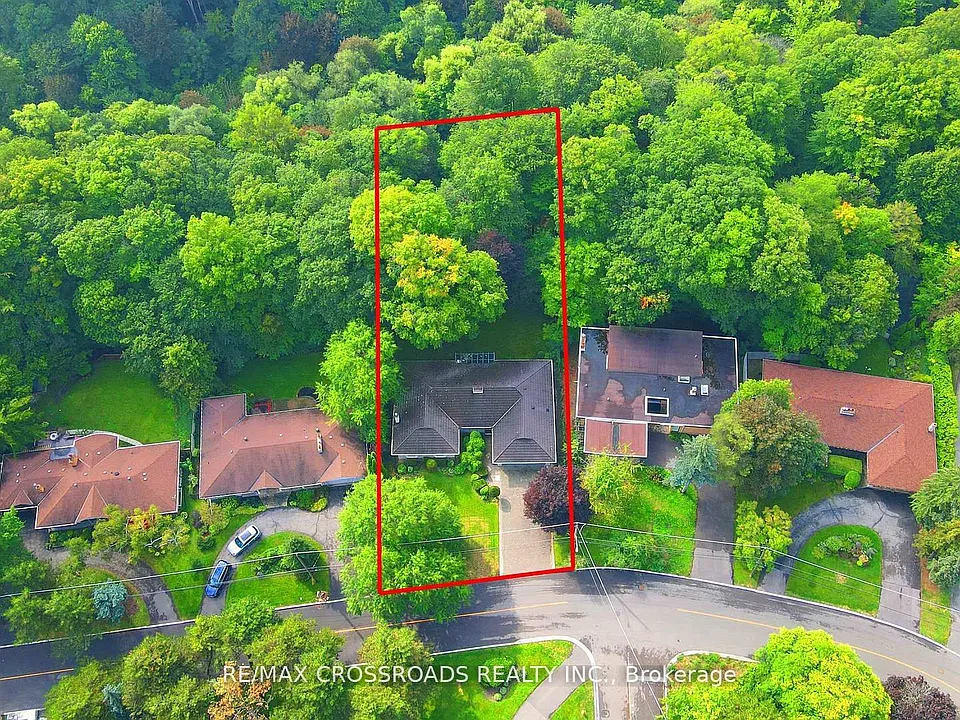 55 Forest Grove Dr