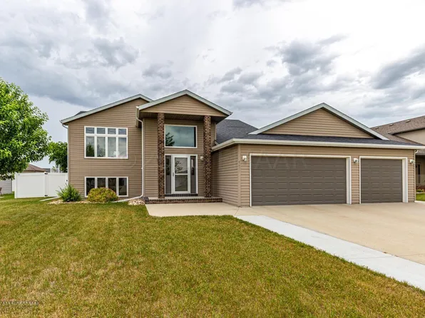 4255 53rd St S, Fargo, ND 58104