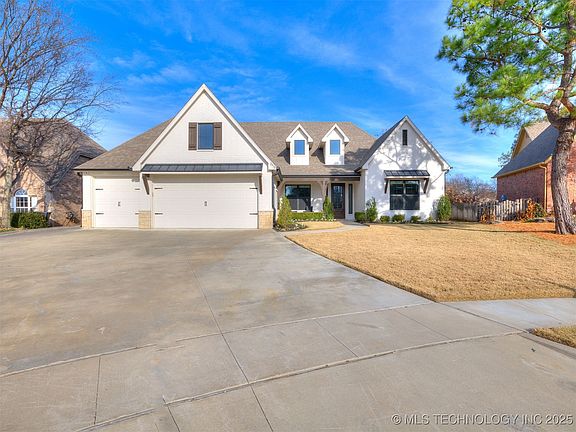 4th image of 3413 N Narcissus Ave