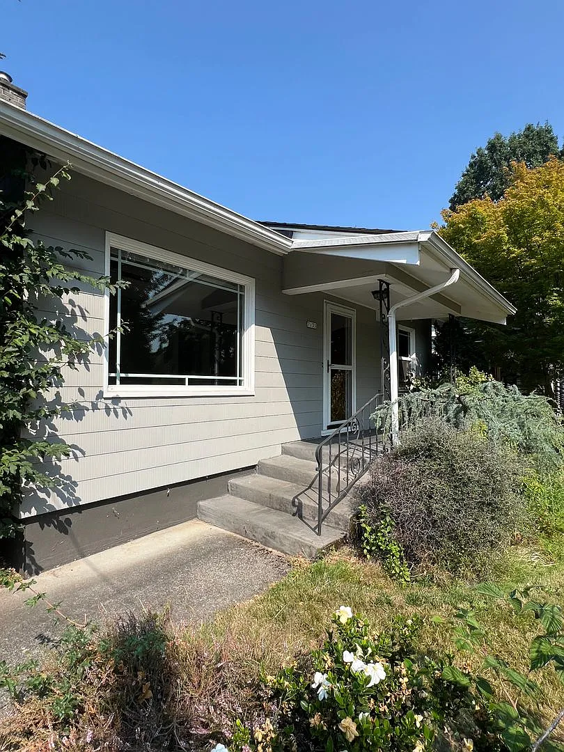 Classic 2 bedroom bungalow in Sellwood — Photo 1