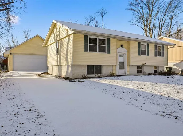 6235 Eastview Ave SW, Cedar Rapids, IA 52404