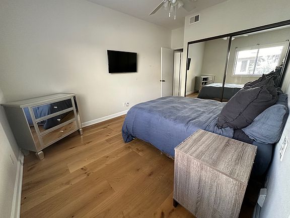 2nd image of 13331 Moorpark St APT 205