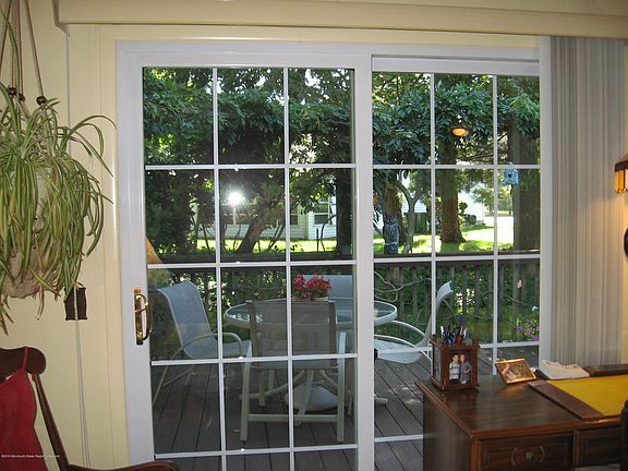 5th image of 10 Albonito Dr
