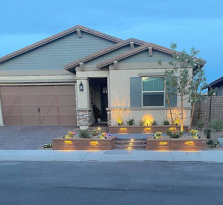 2nd image of 636 Longfeather St