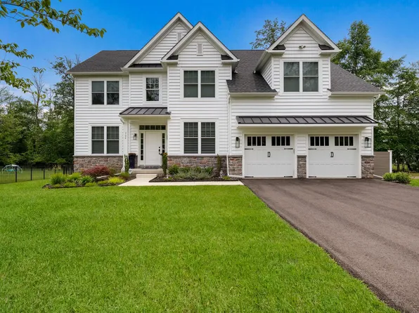 702 Shady Retreat Rd, Doylestown, PA 18901
