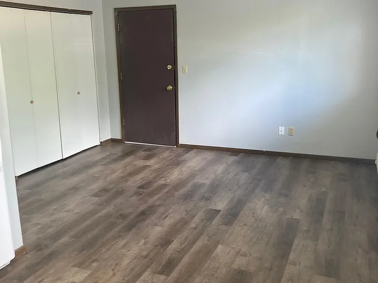 422 N 1st St #4 — Photo 4
