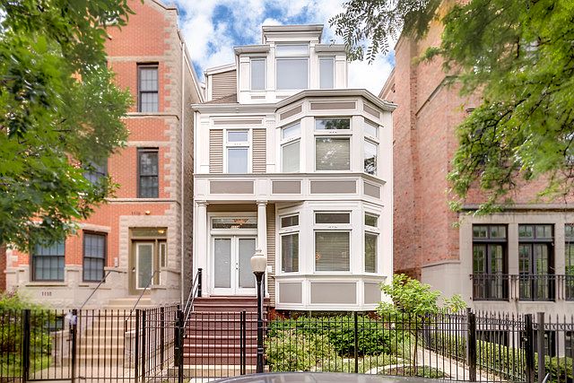 1st image of 1114 W Wrightwood Ave