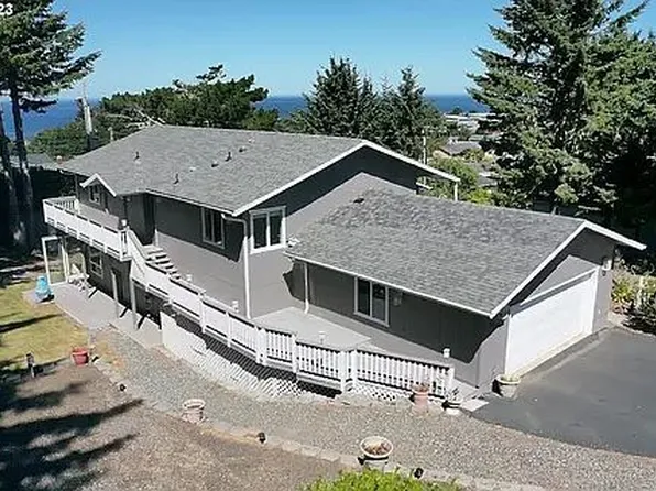 30320 Hillside Ter, Gold Beach, OR 97444