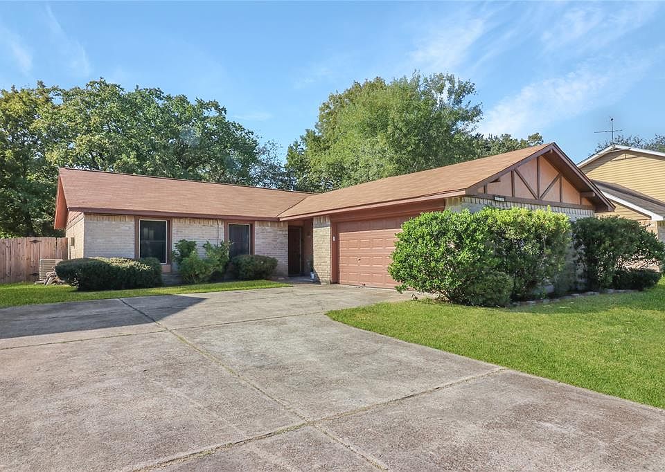 1st image of 4808 Sandalwood Cir