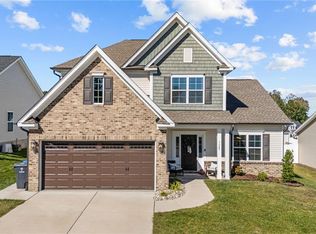 7267 Huntgate Dr, Kernersville, NC 27284