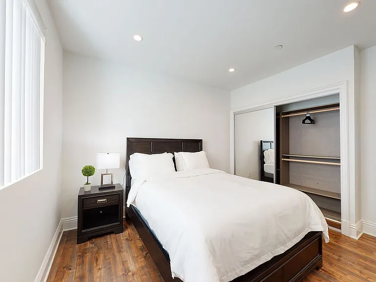 907 S Shenandoah St #101 — Photo 17