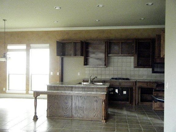 5th image of 2098 Langdon Dr